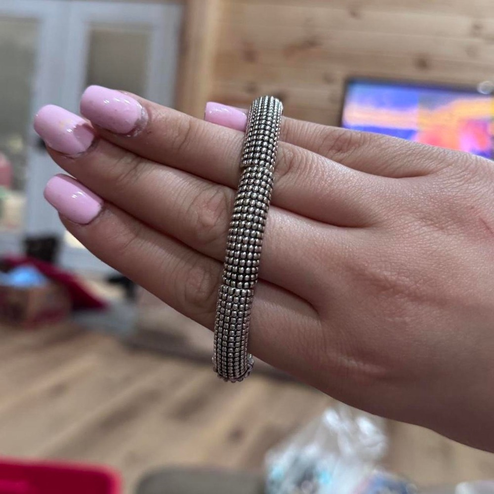 Simple lines and maximum texture. ✨ Obsessed with the classic caviar beaded